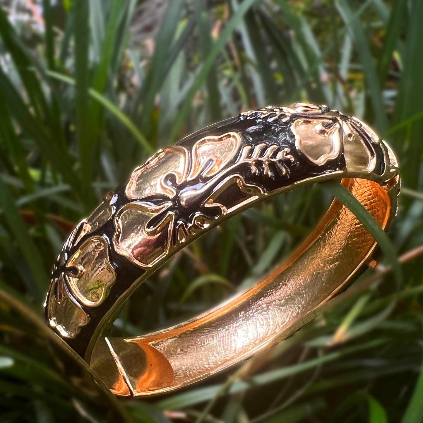 NEW! Puanani Hibiscus Flower Bangle Set of 2