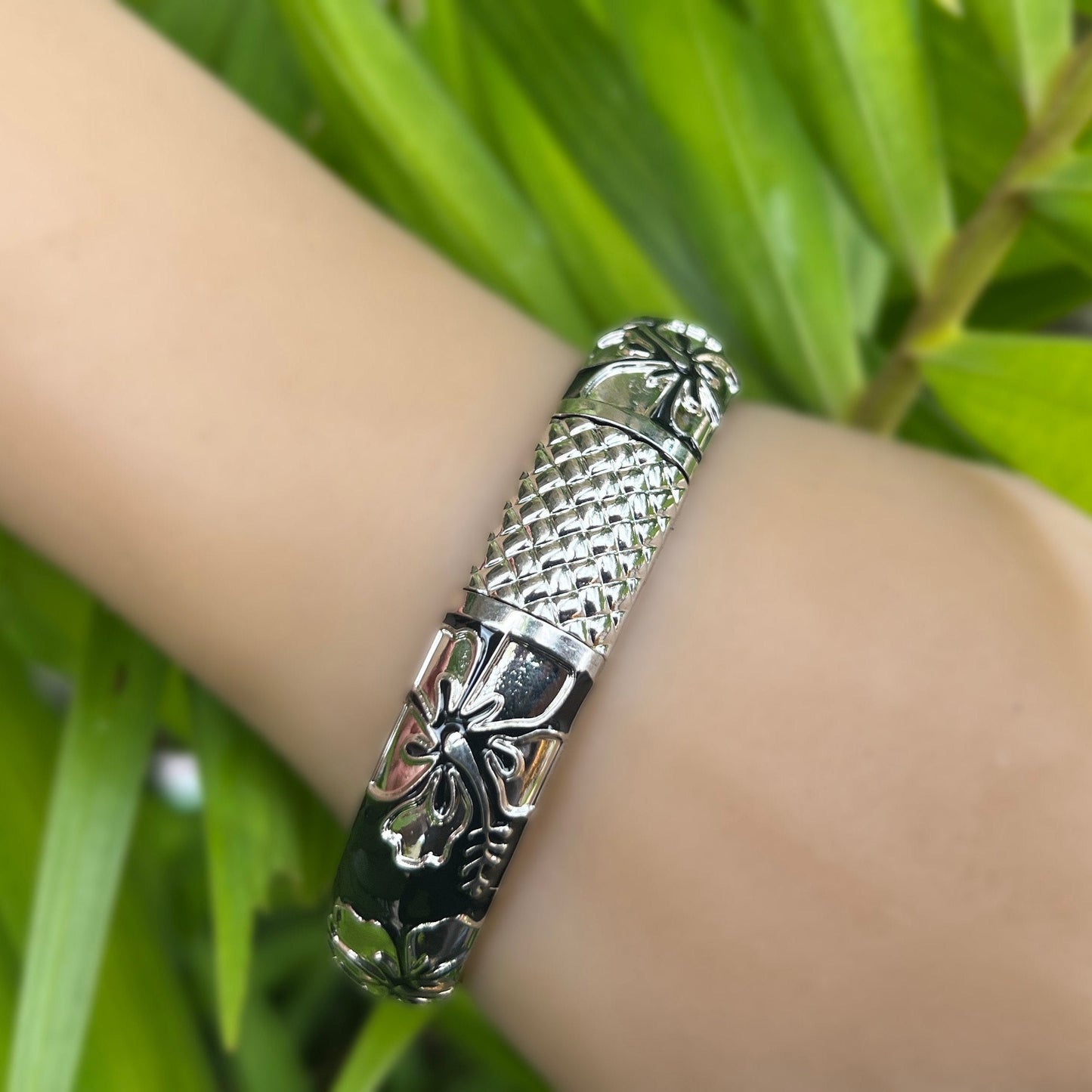 NEW! Puanani Hibiscus Flower Bangle Set of 2