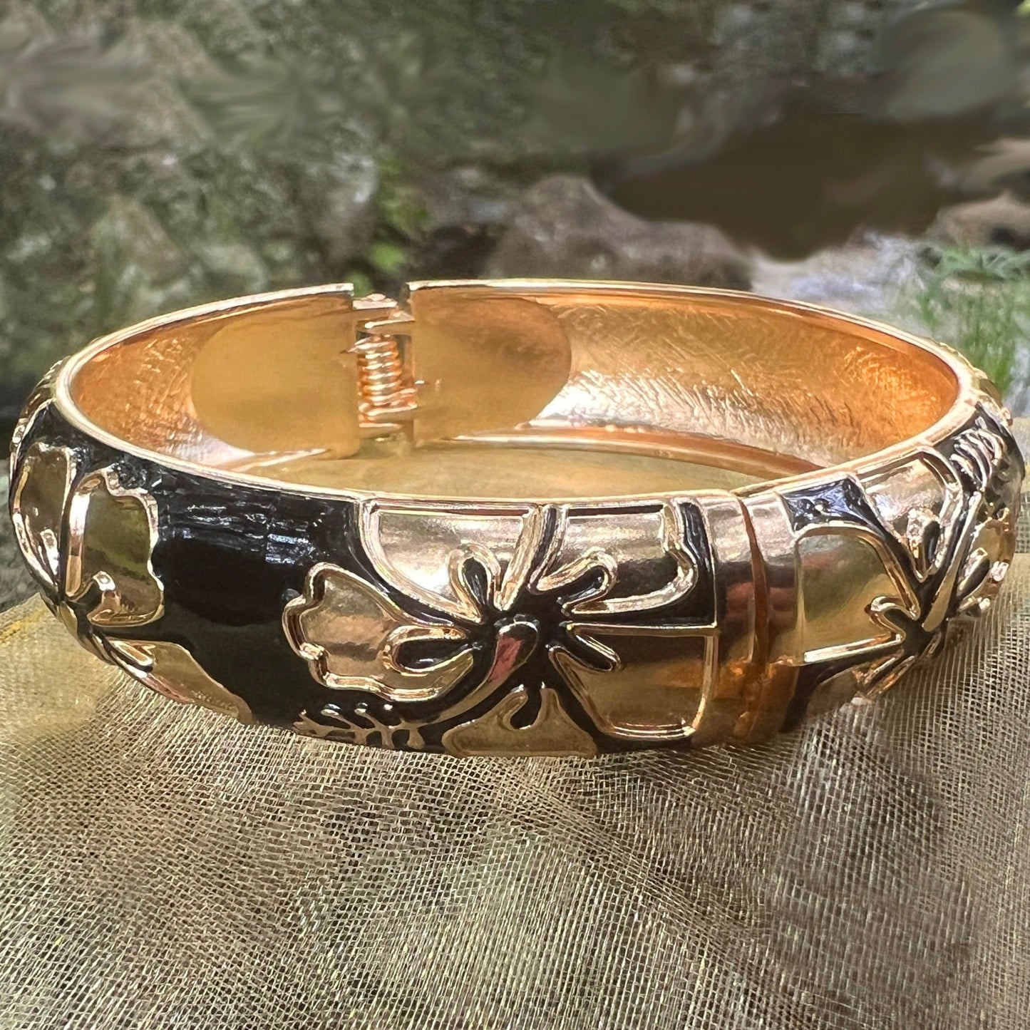NEW! Puanani Hibiscus Flower Bangle Set of 2